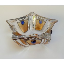 Abstraktní velká mísa